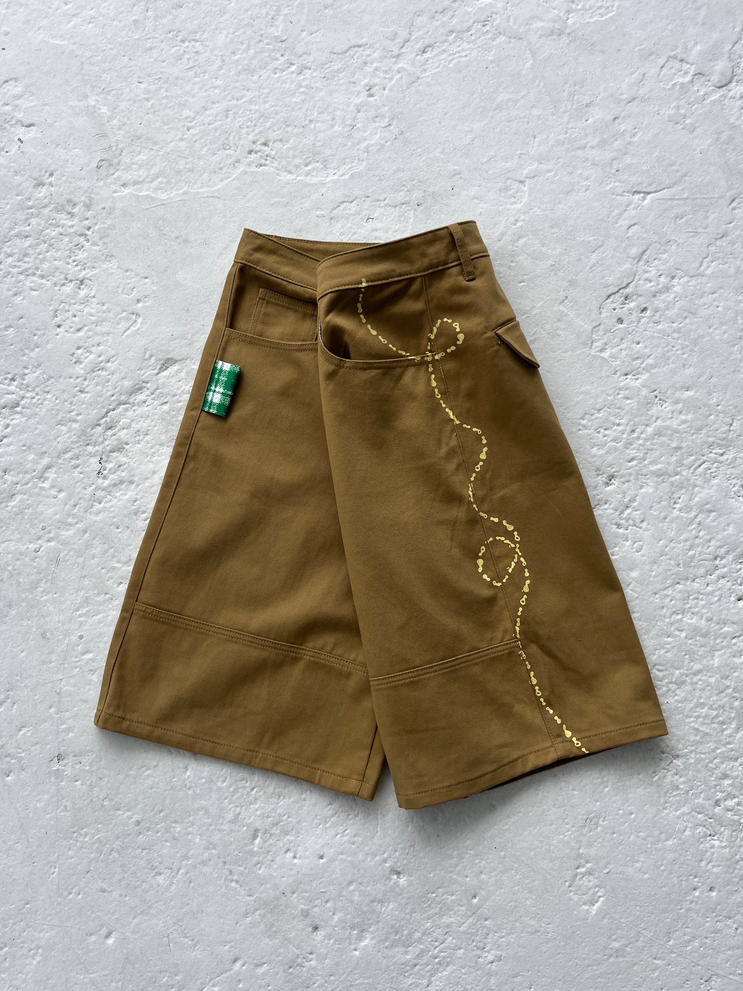 ‘PLAID TAG’ UNI SHORTS [khaki]